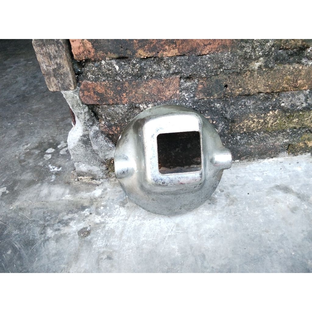 batok lampu depan tiger lama