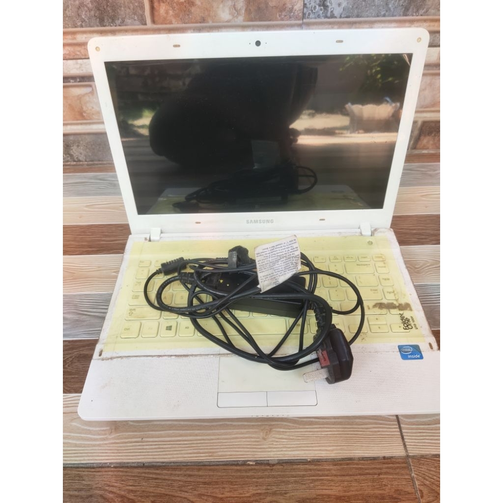 leptop samsung kondisi mati