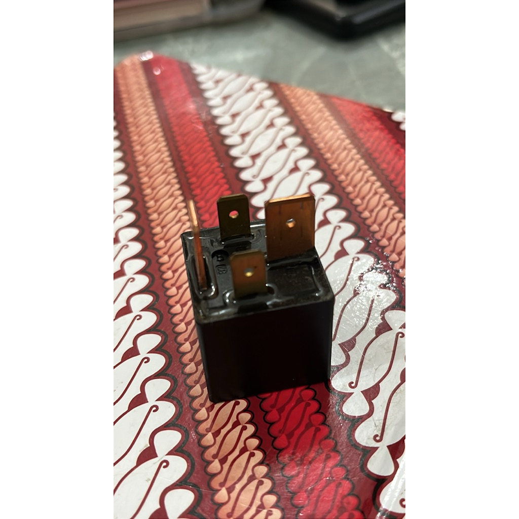 relay 4 kaki tvs