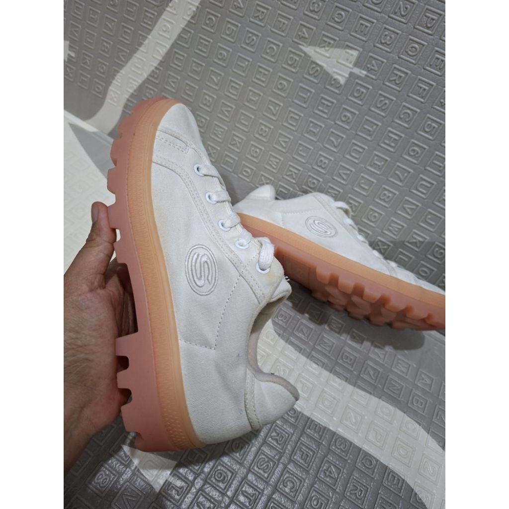 Sepatu Preloved Skechers Size 35