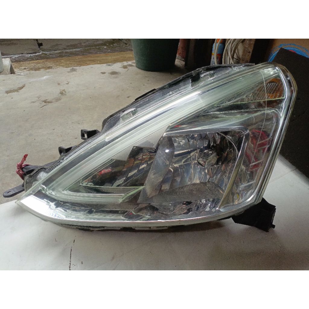 Headlamp lampu depan Nissan Grand Livina 2013-2018 Original
