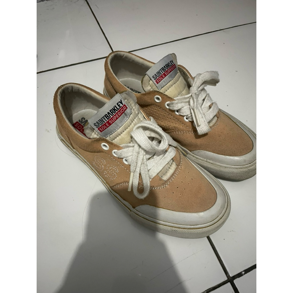Sepatu saint barkley size 37