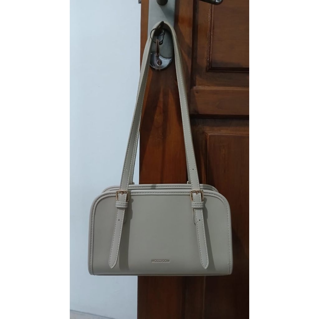 Preloved Shoulder Bag Moosdom Renee