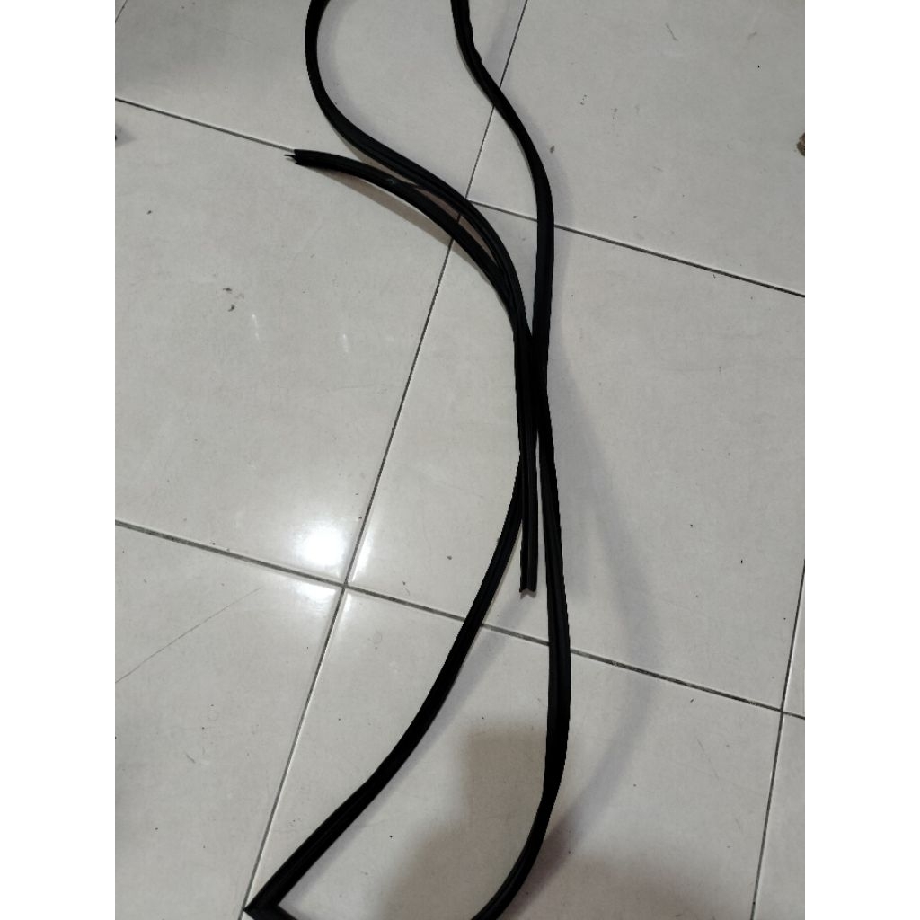 list karet kaca depan Innova 2004-2015