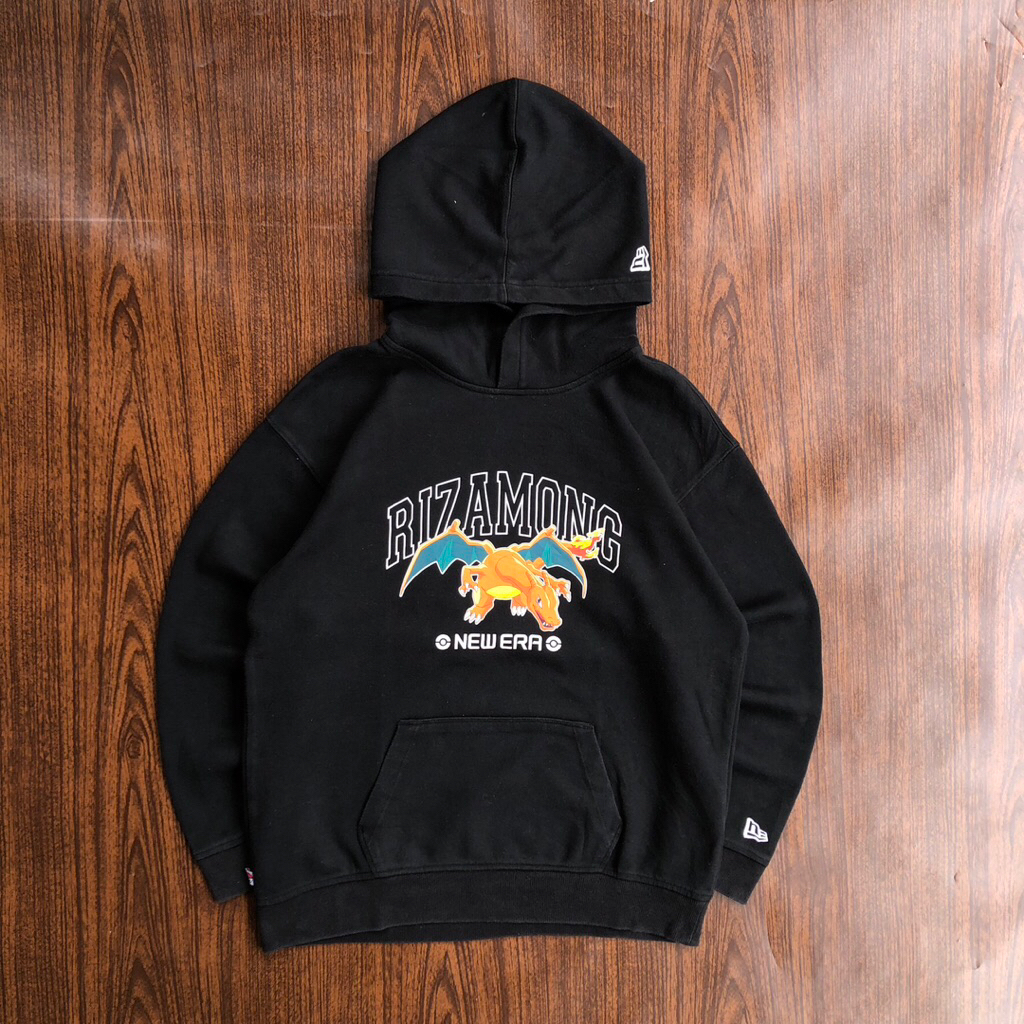 HOODIE NEW ERA x POKEMON RIZAMONG