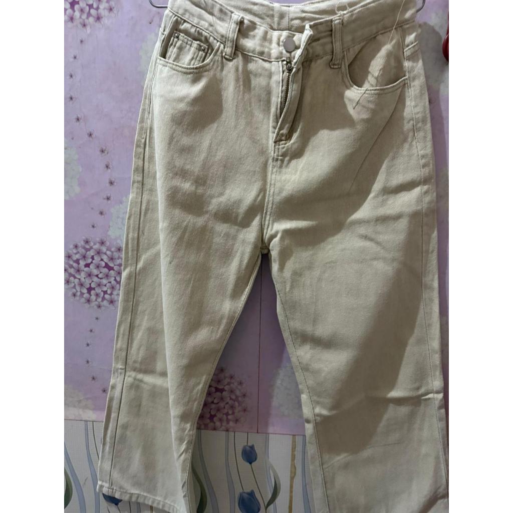 Preloved Celana Jeans Wanita Warna Cream Panjang