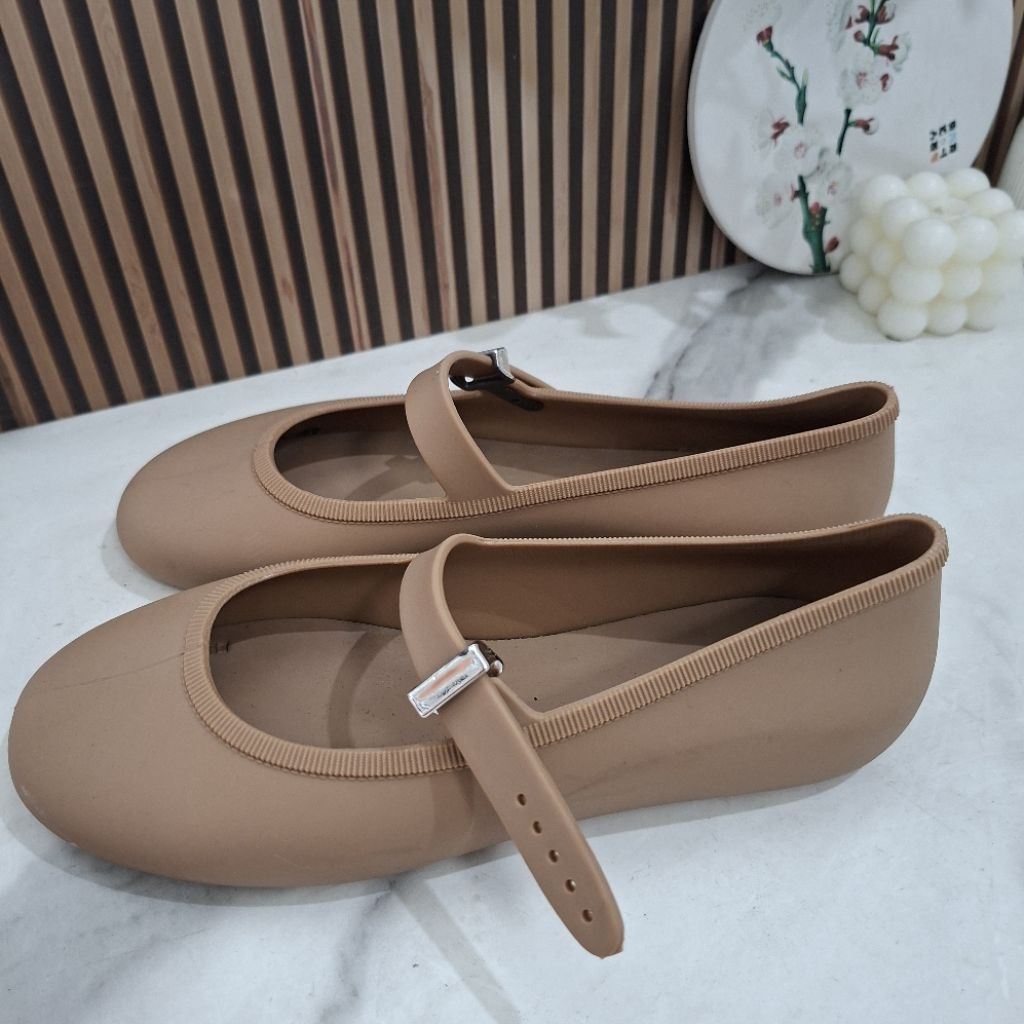 PRELOVED SEPATU FLAT PORTO SEPATU WANITA MURAH