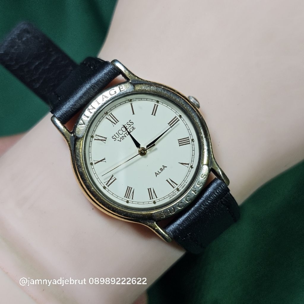 Jam Alba Success Vintage V701-6640 Gold Bekas