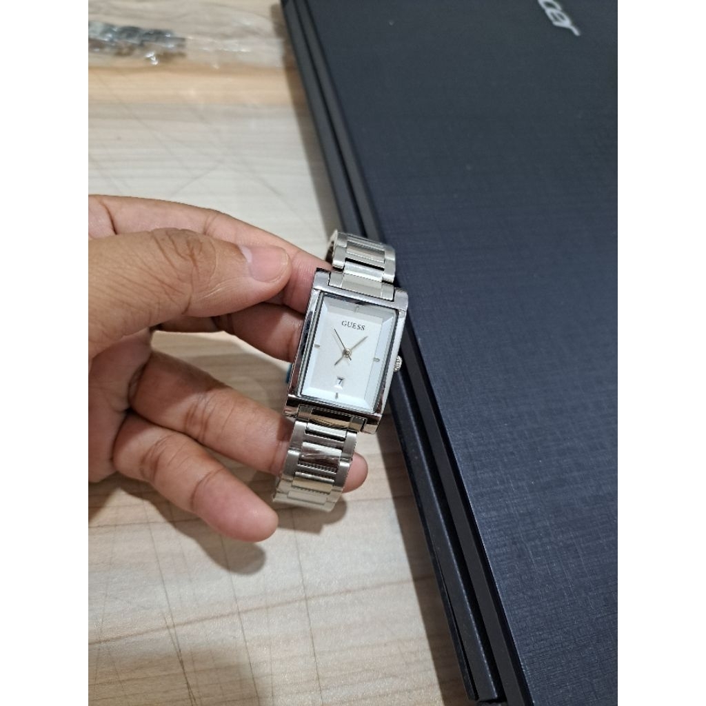 Jam Tangan Wanita Guess Rantai Besi