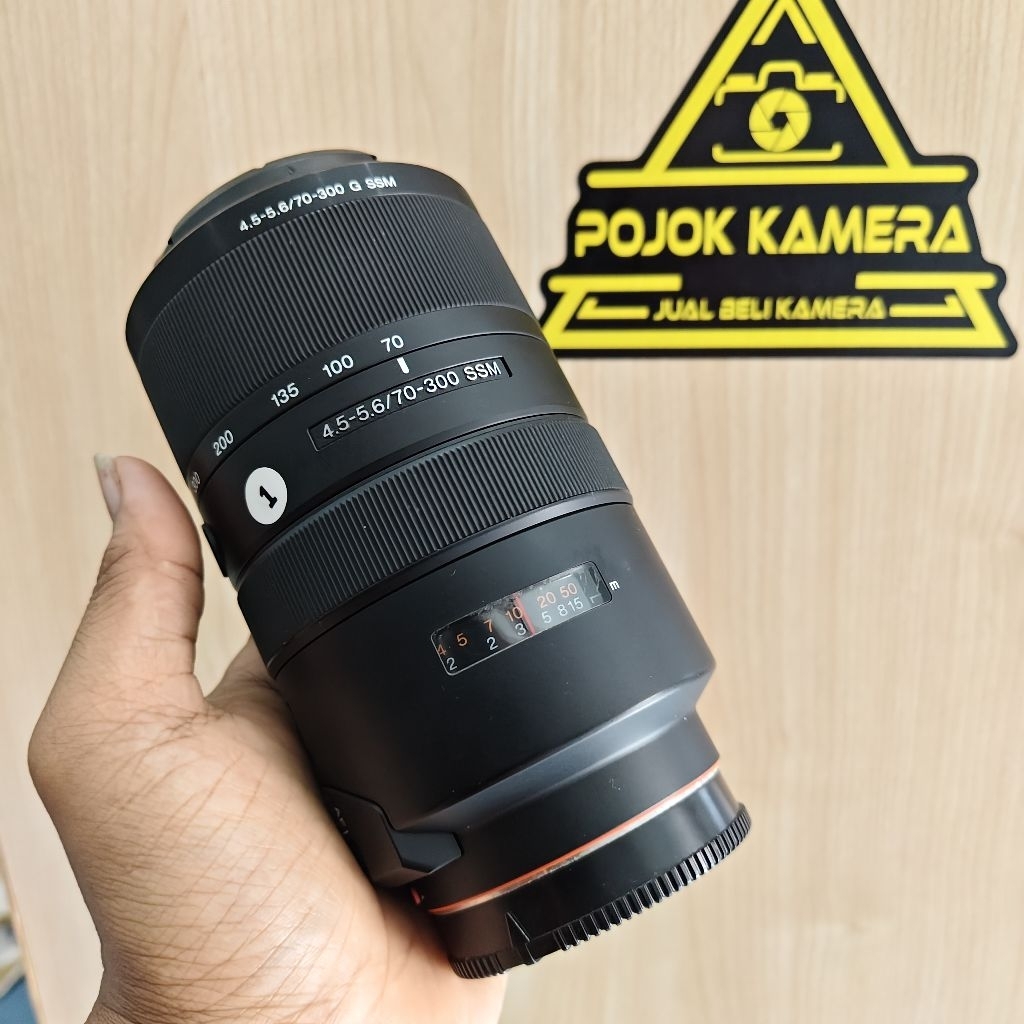 SONY 70-300mm SSM / lensa  tele sony DSLR