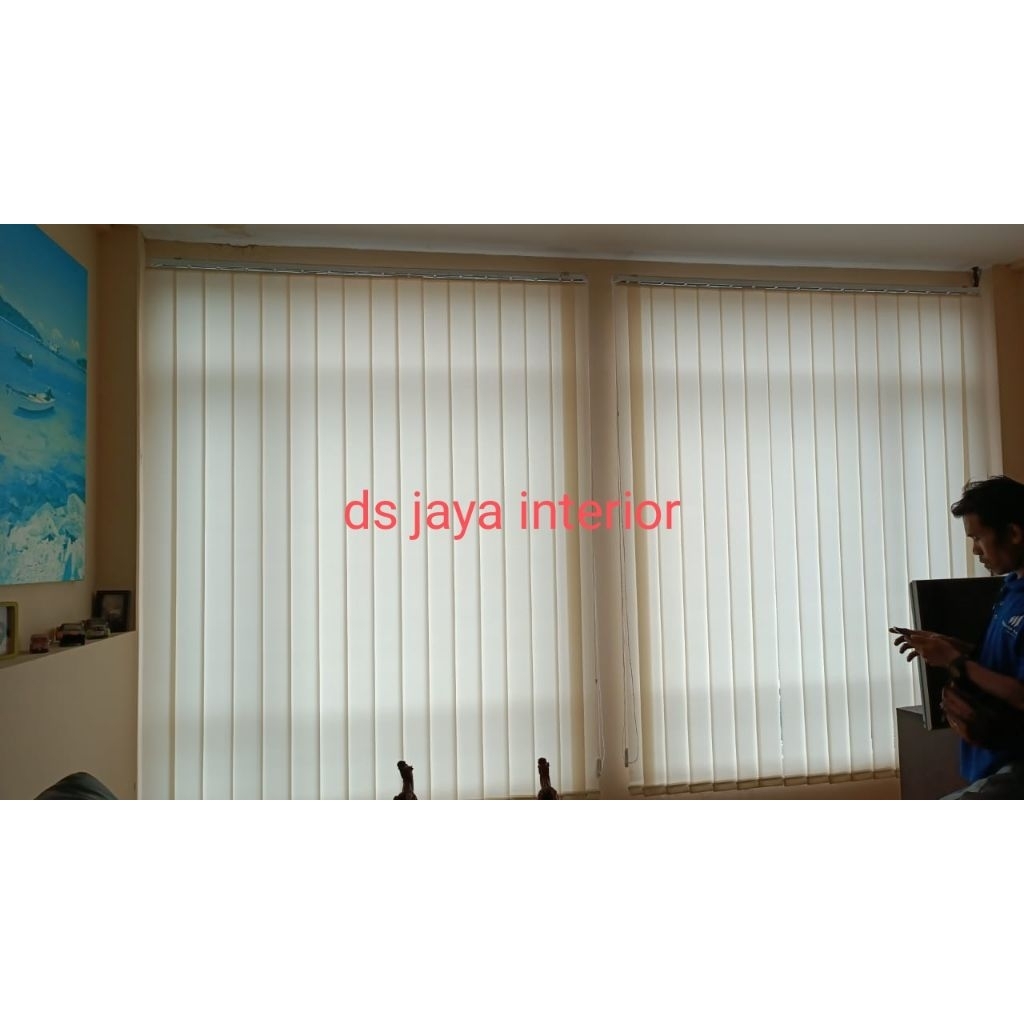 GORDEN VERTICAL BLIND