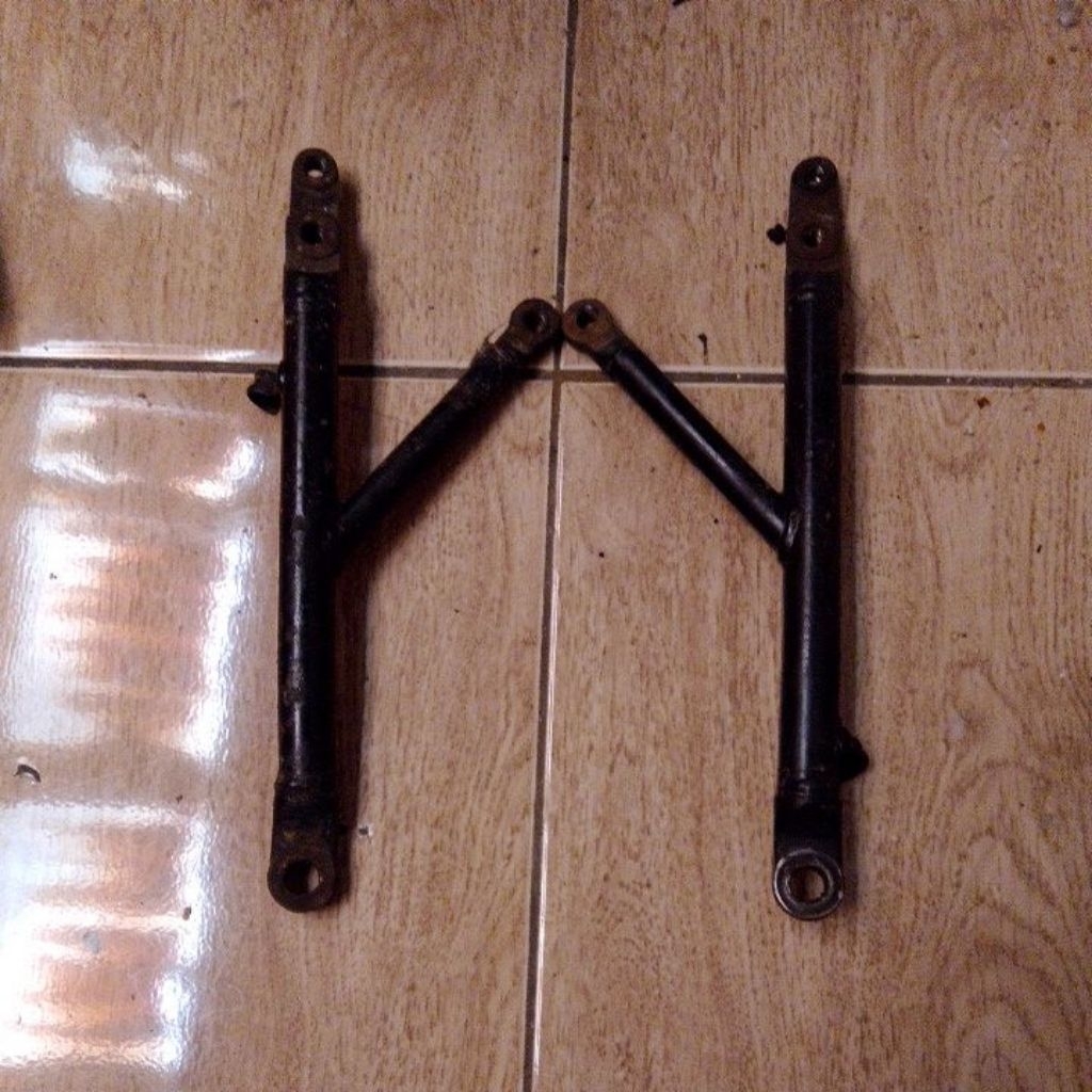 dudukan mesin pangkon mesin CB150R Old