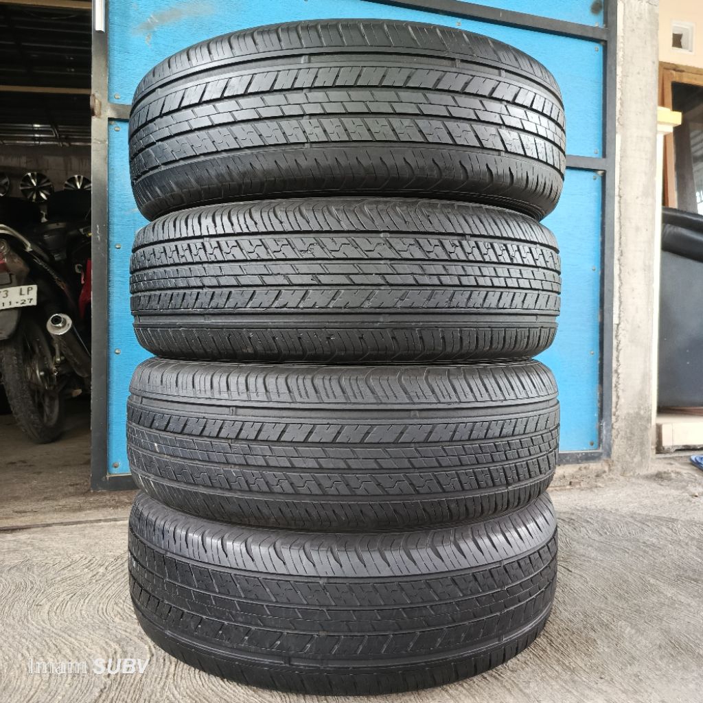 Ban 225/65R17 Dunlop Grantrek