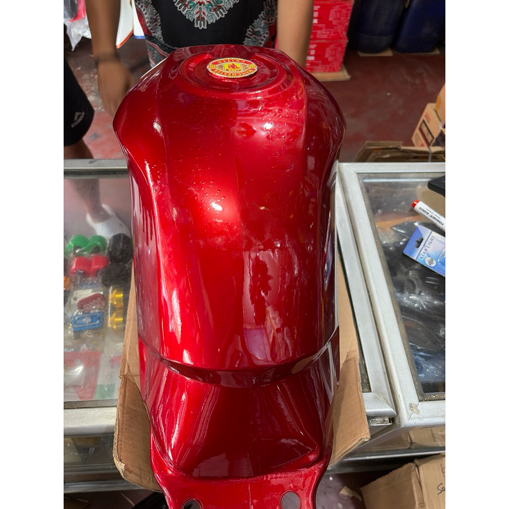tangki bensin Megapro Primus merah cat agak kelupas dan karatan jual murah ya