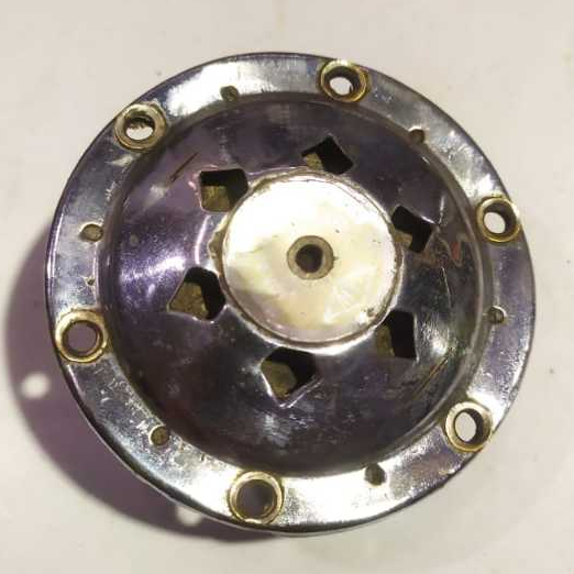 Klakson horn 12v bajaj deluxe original copotan. kondisi hidup sudah di tes.