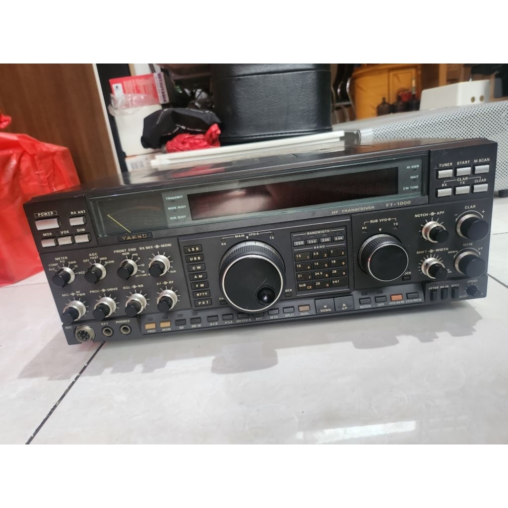Yaesu HF transceiver FT-1000