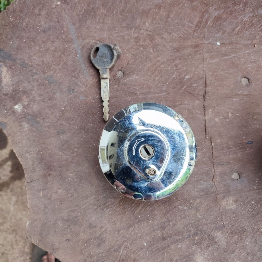 Tutup tangki Megapro Primus Megapro hiu original copotan dan