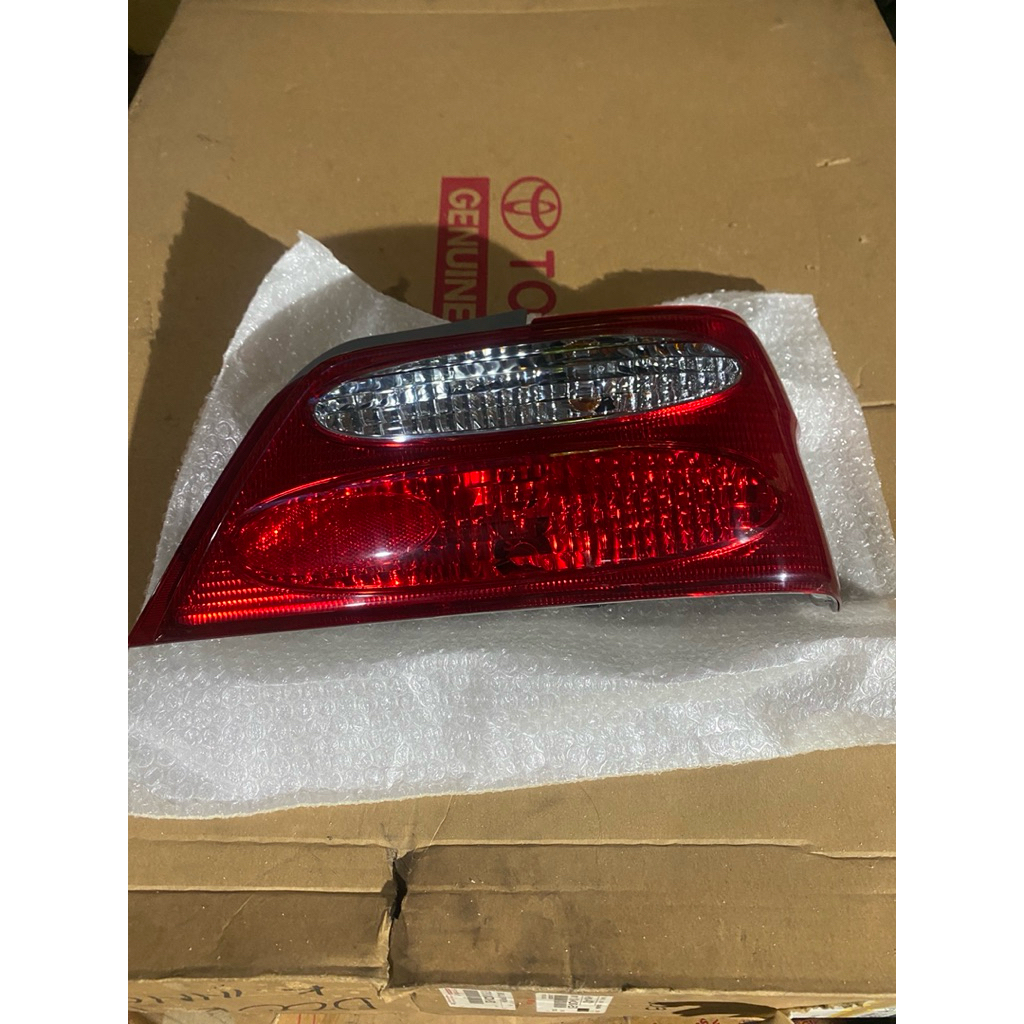 Lamp A/S RR Comb RH Stop Lamp Toyota Soluna 2001-2003 Kanan Original 81550-0A030