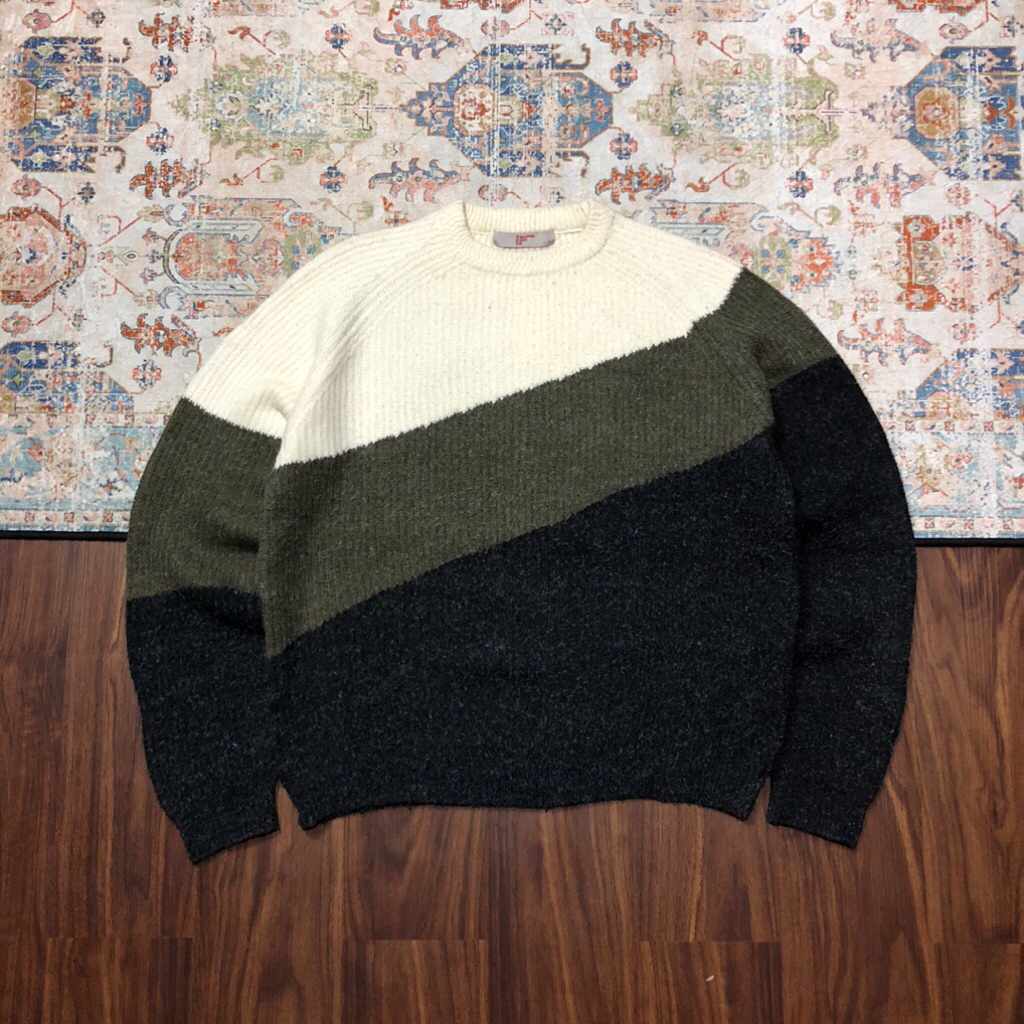 8 second Knitwear