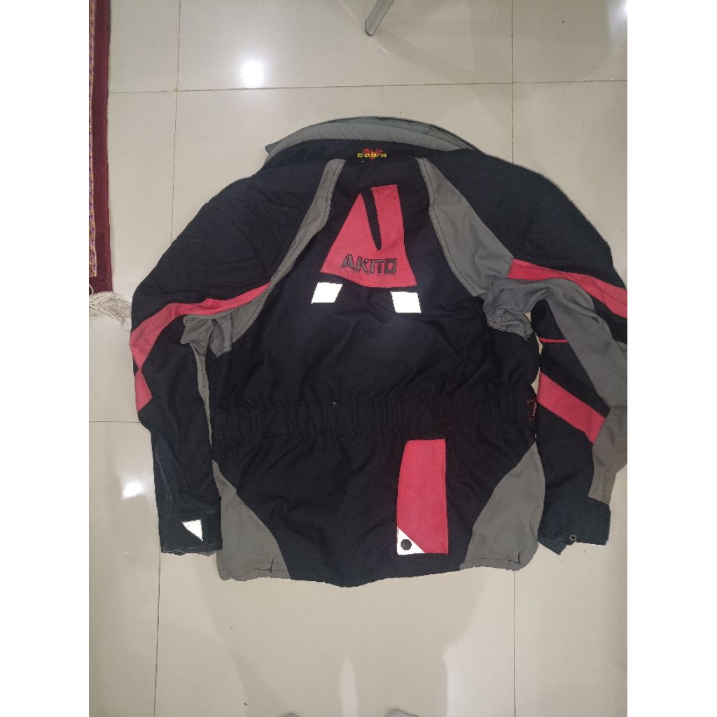 jaket turing akito