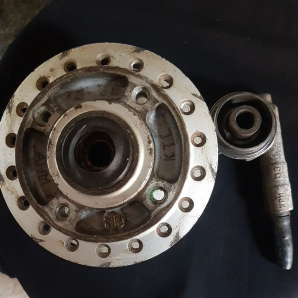 tromol depan absolut revo