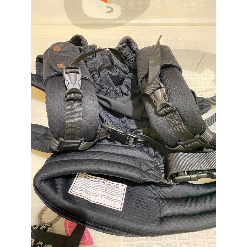 CUDDLE ME LEVANA AIR BLACK