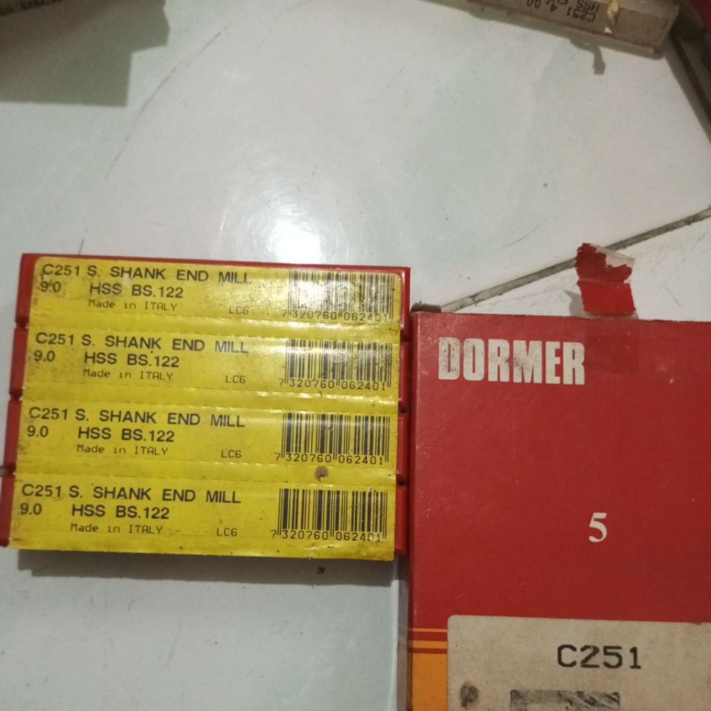 end mill hss Dormer 9mm 4 flutee