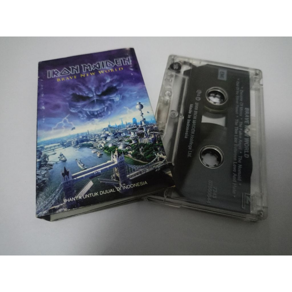 kaset iron maiden - brave New world