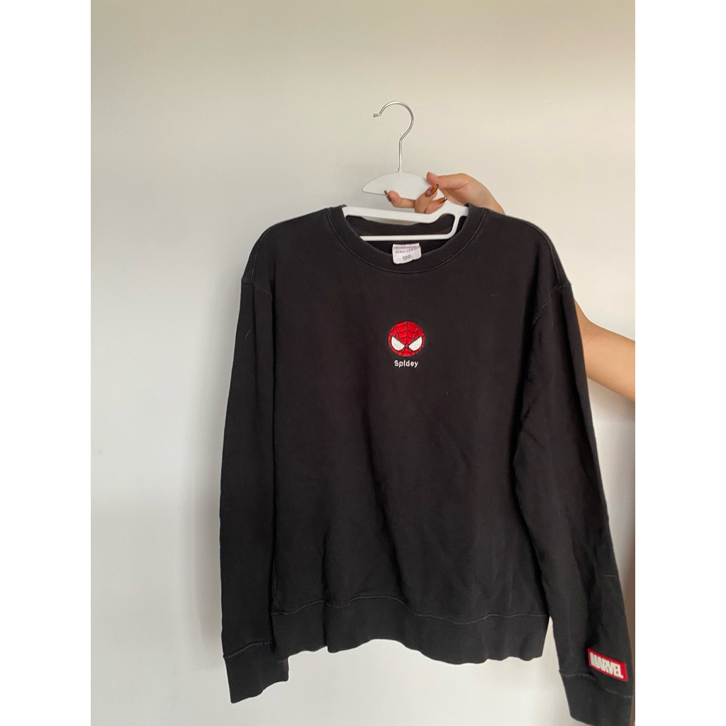 preloved sweater marvel wanita