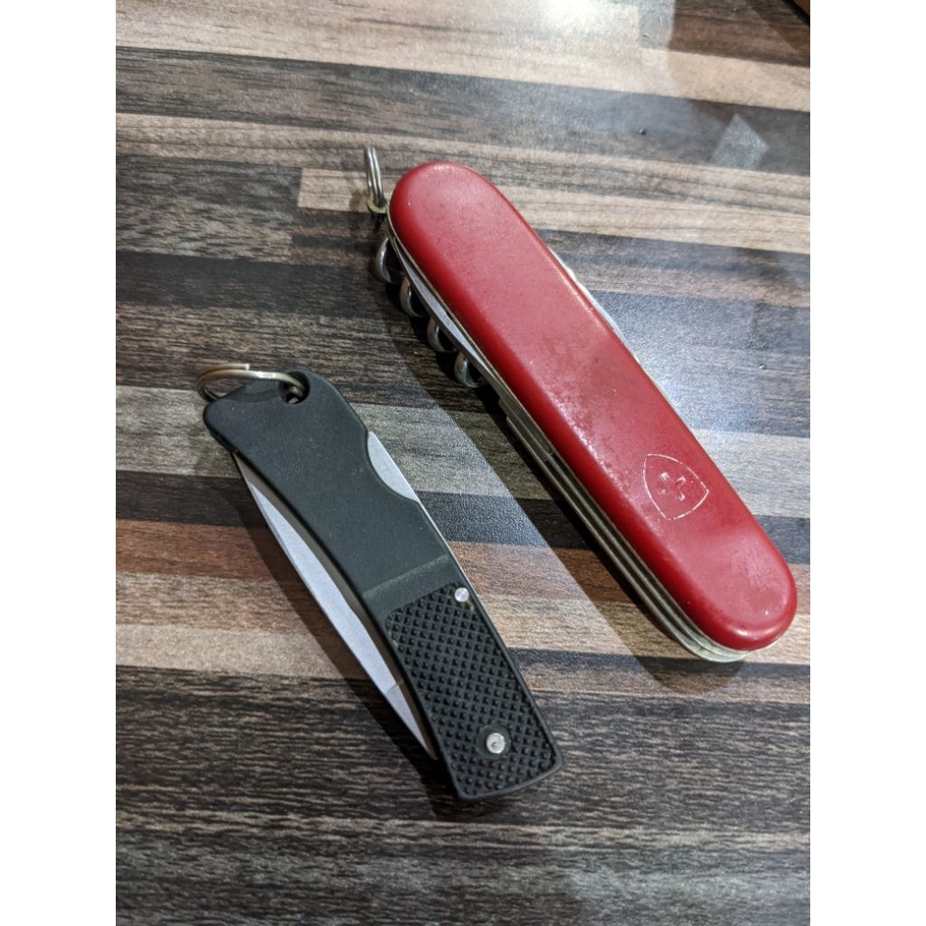 pocket knife victorinox + Gerber USA porland oregon