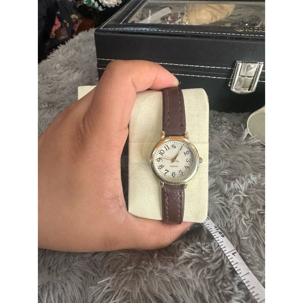 Preloved jam tangan wanita tali kulit coklat iner putih