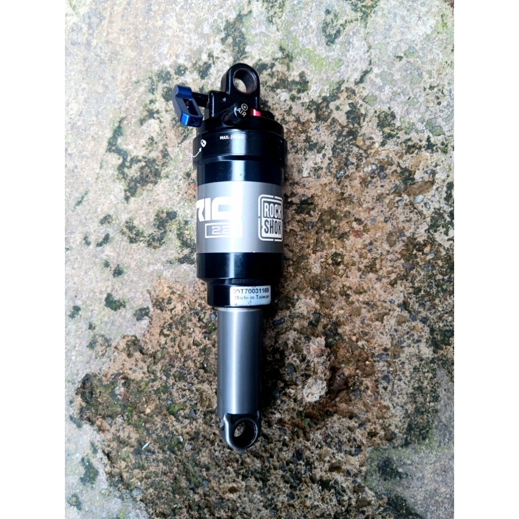 Rearshock Sepeda Rockshox Ario 2.2 19cm