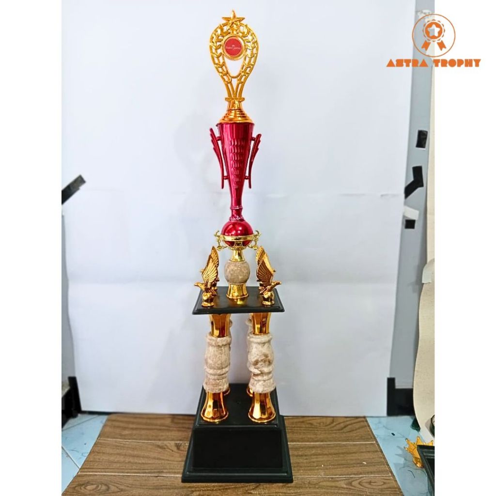 PIALA JUARA BERGILIR KAKI 4 SET TATAKAN MARMER