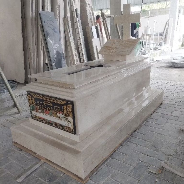 Kijingan makam kristen ukir relief perjamuan batu marmer putih 200x100