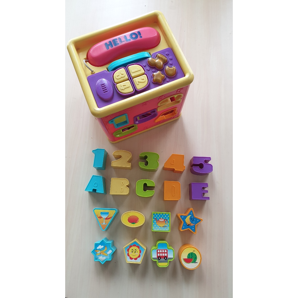 Mainan edukasi, Redbox activity cube. Beli di ELC