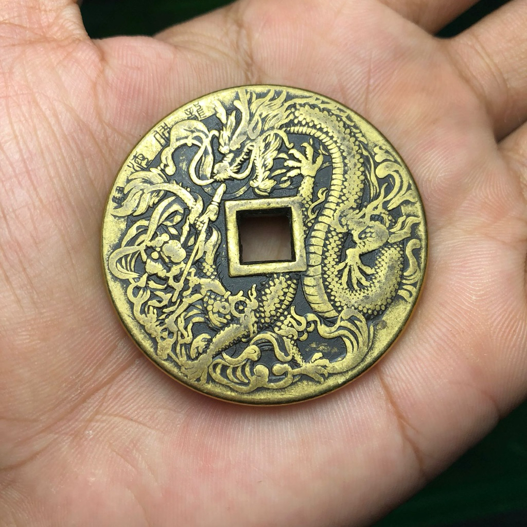 Koin Gambar Naga dan Ksatria Warna Gold