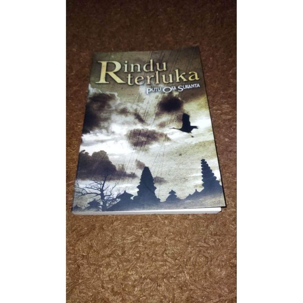 buku cerita judul, Rindu terluka