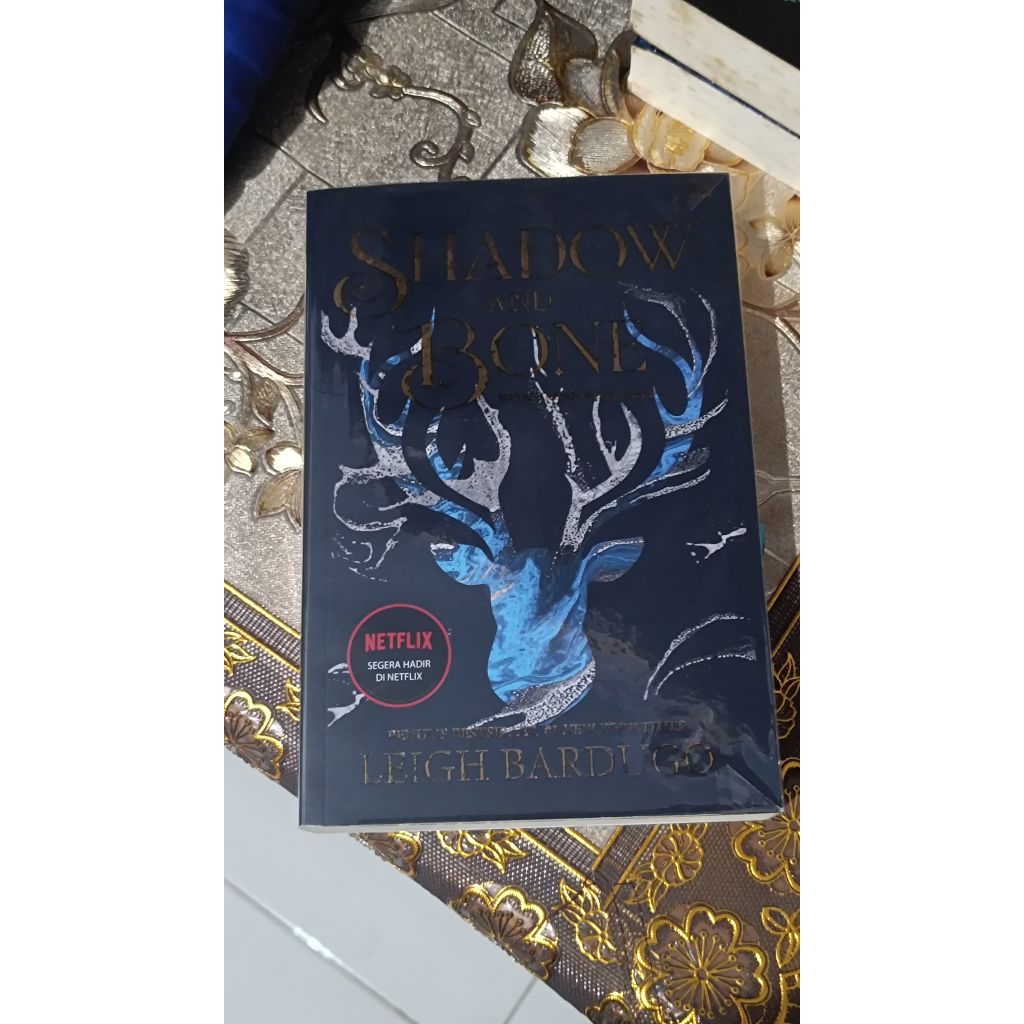 [PRELOVED] SHADOW AND BONE