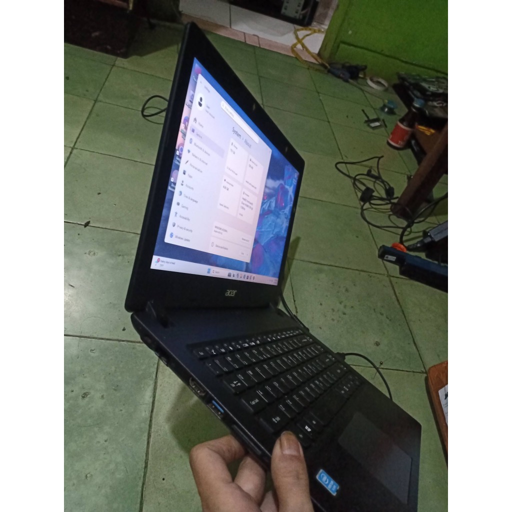 Laptop Acer Aspire 3 Slim 14 Inci Fisik Mulus 99.99 Persen Seperti Baru, Lcd tanpa Cacat Mulus, Spea