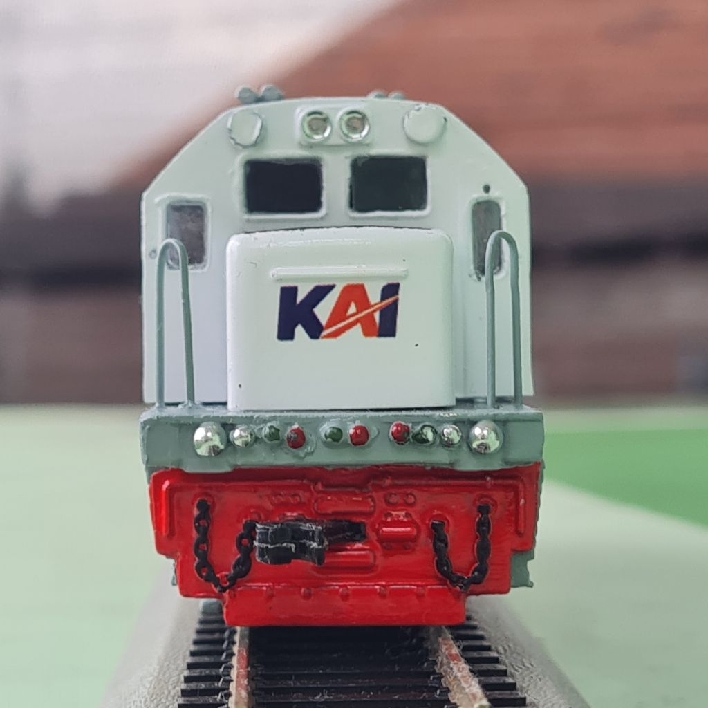 Agung Craft - Miniatur Kereta Api Lokomotif CC 201 Livery Oren PT KAI - tanpa mesin Skala HO
