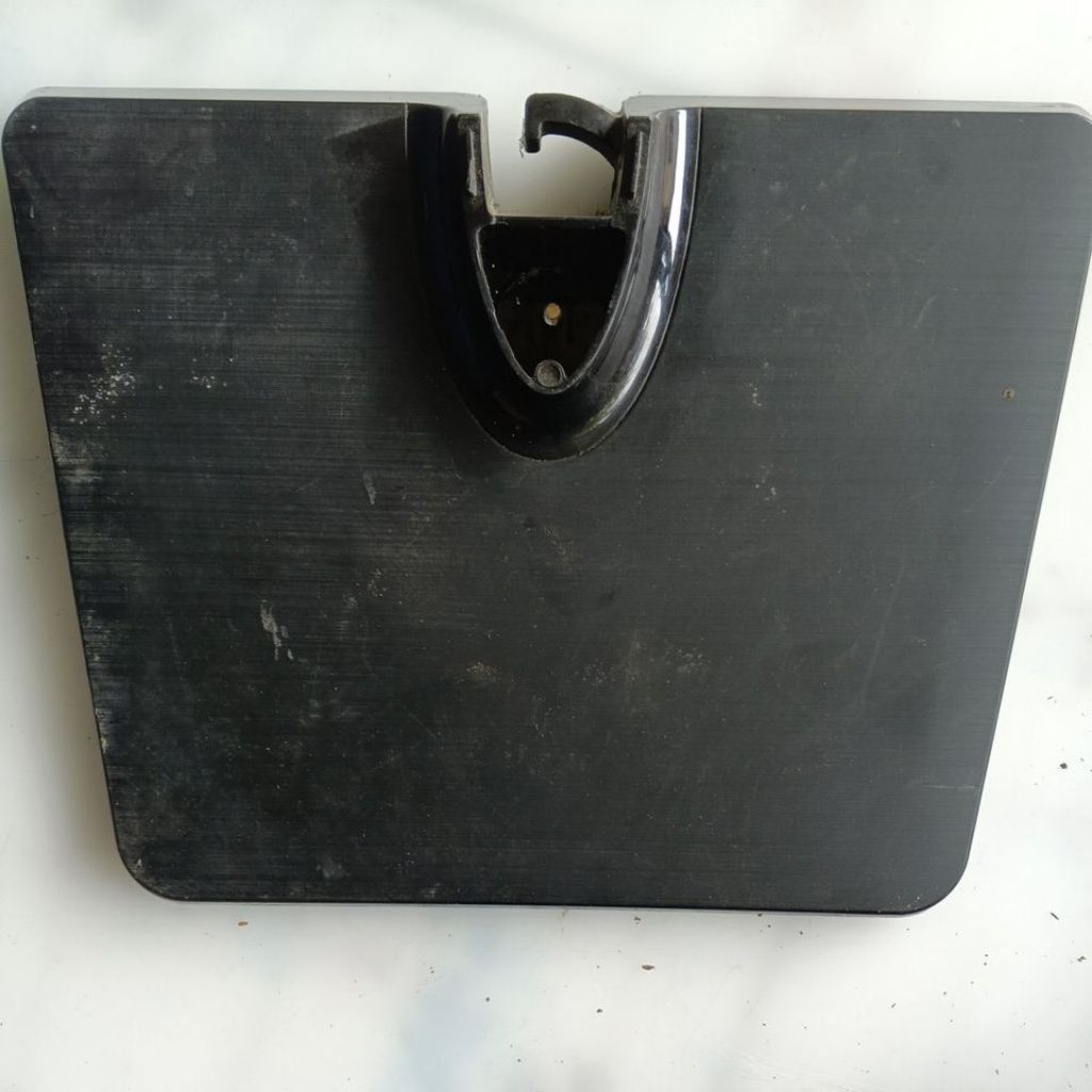 kaki monitor LG 20M38A