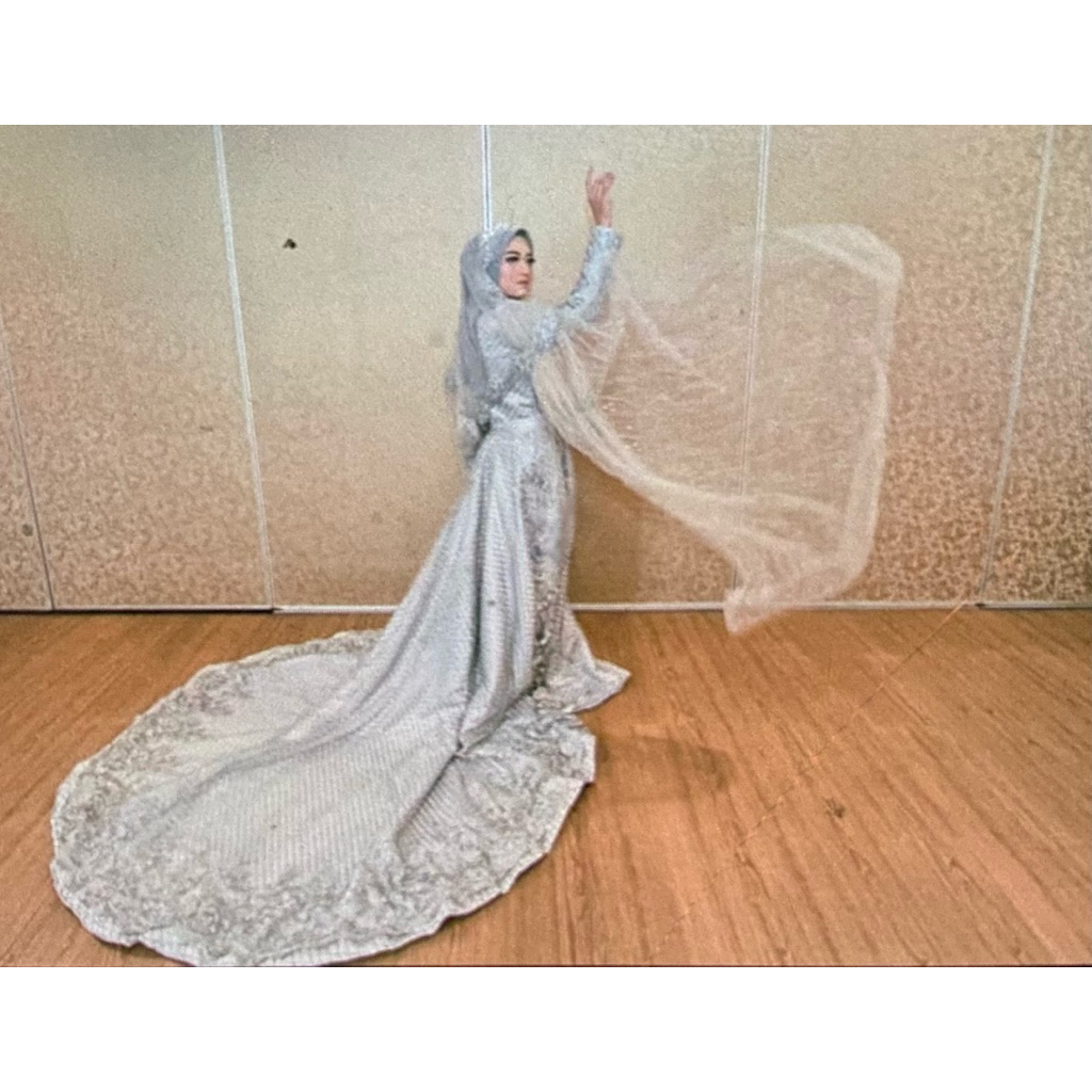 BAJU PENGANTIN MUSLIMAH EKOR PANJANG