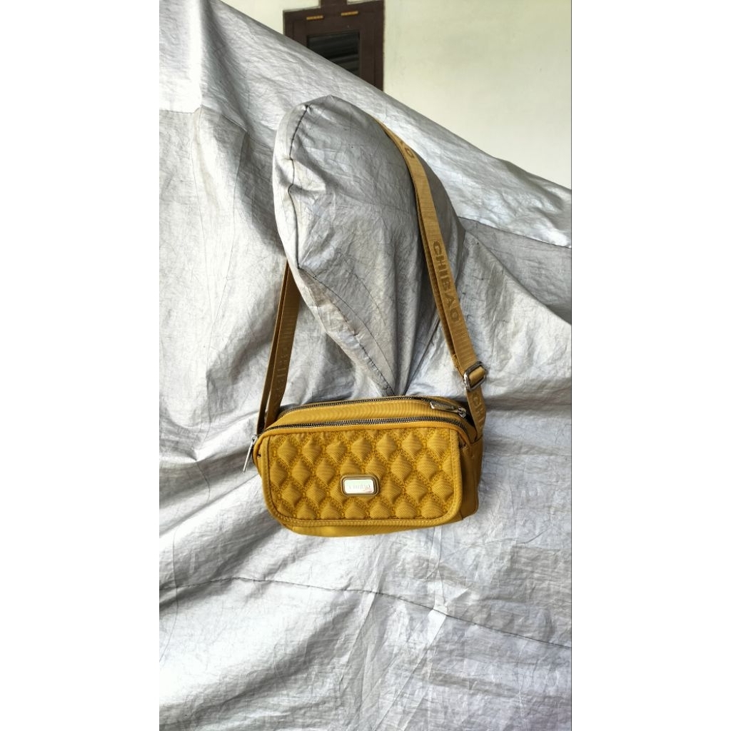preloved tas slempang chibao