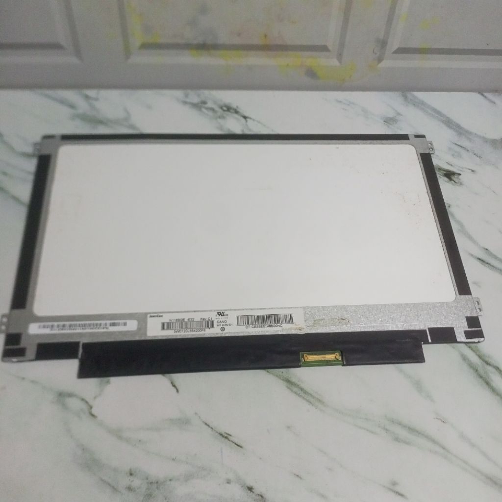 LED notebook 13 inchi kondisi mati