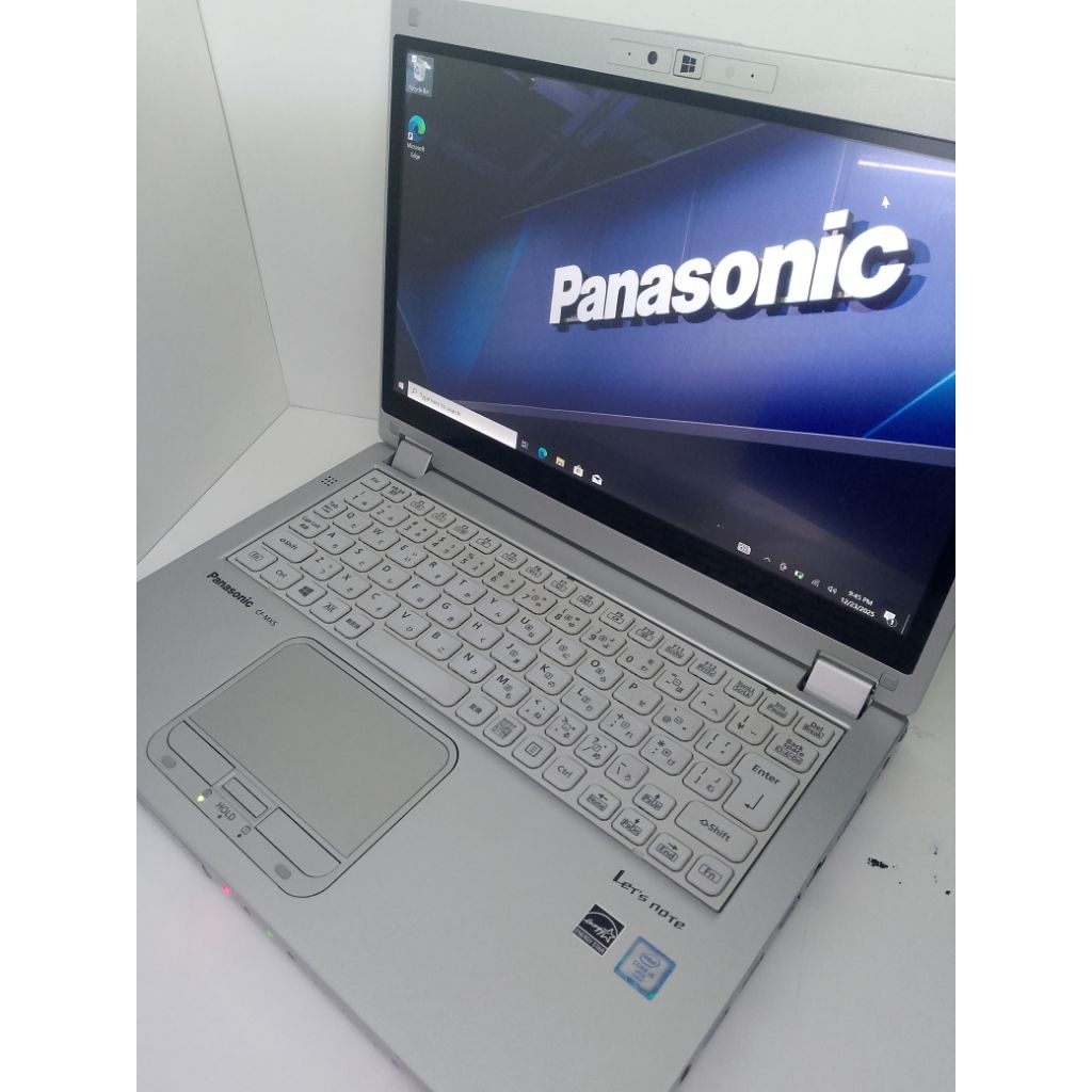 panasonic CF-MX5  2in1 touchscren core i5 gen 6//ram 8gb//SSD 256gb murah siap pakai