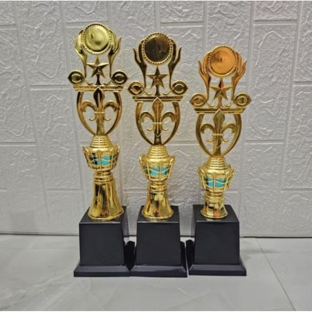 PIALA TUNAS KELAPA PRAMUKA MK01
