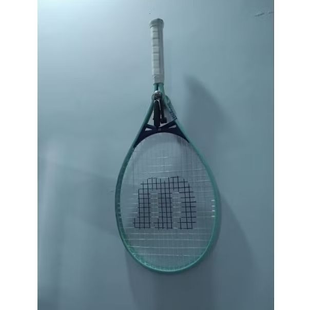 Raket Tenis Wilson Essence