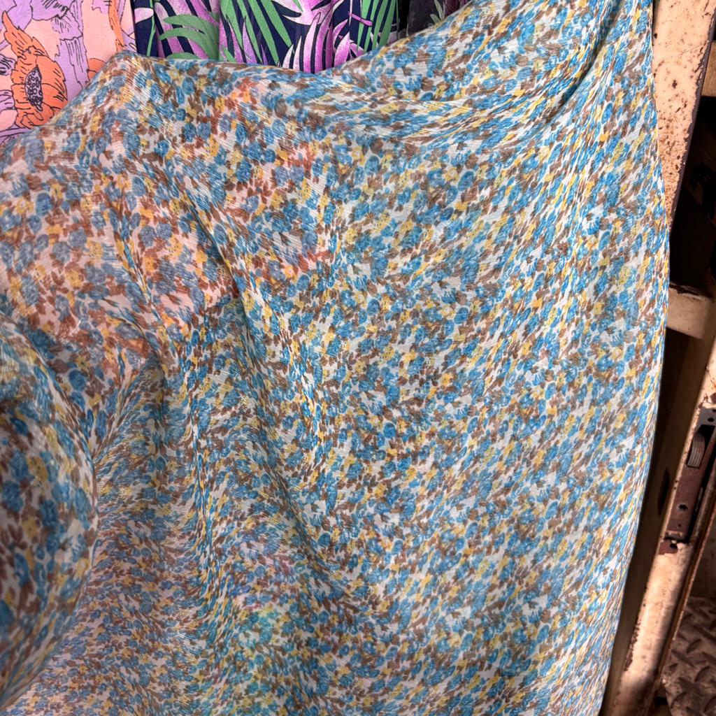 Kain Sifon motif bunga kecil - kain ceruty motif bunga - kain chiffon Korea - kain bahan motif - kai