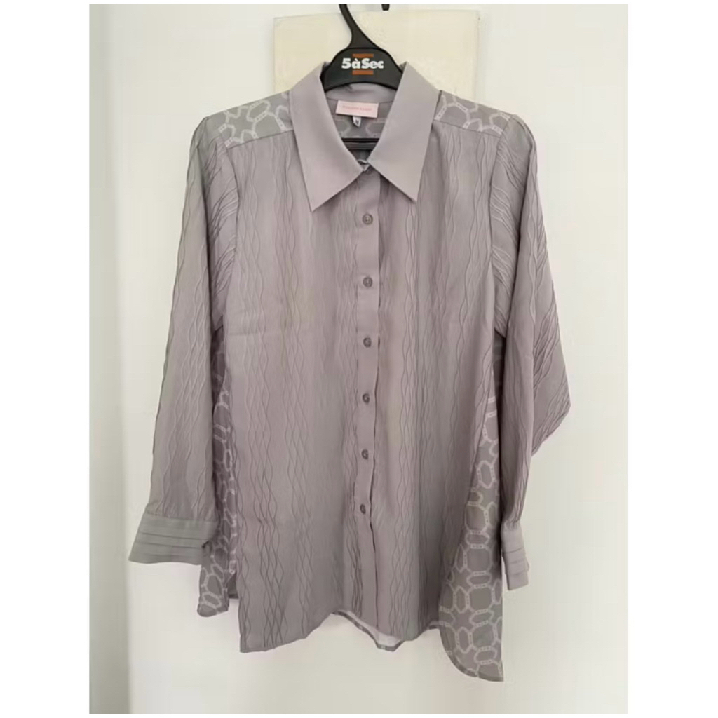 Preloved ria miranda stary top grey pleats