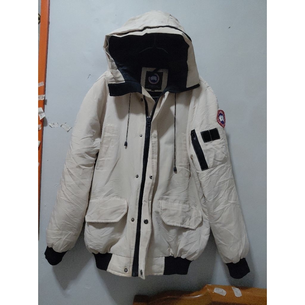 Jaket puffer canada goose